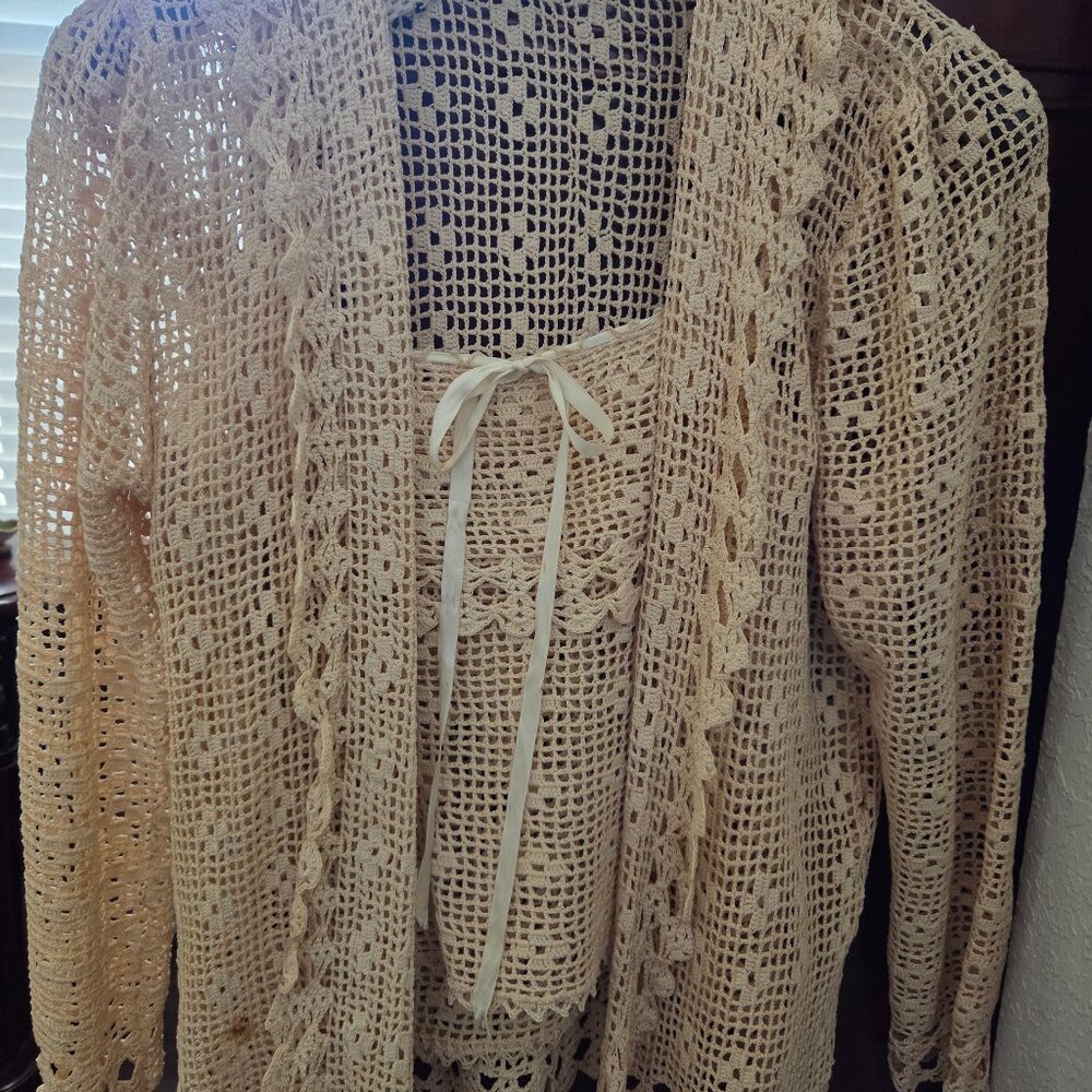 Vintage handmade Italian crochet long sleeve cardigan with tan